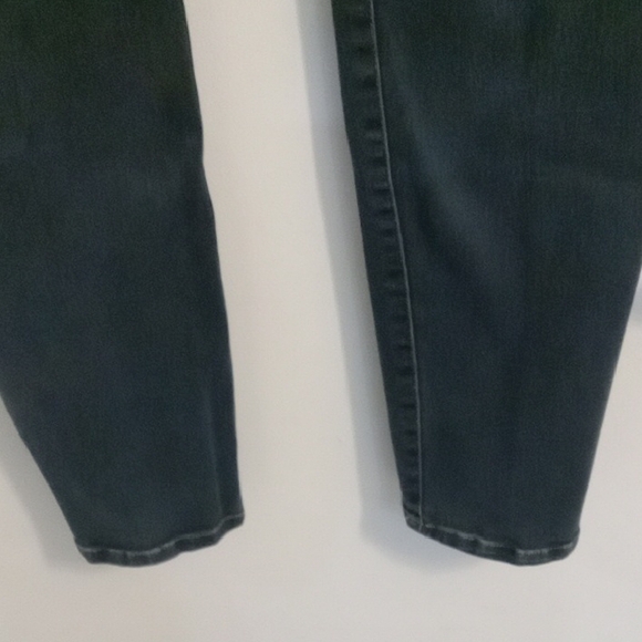 Gloria Vanderbilt Women's Jeans - Picture 4 of 8